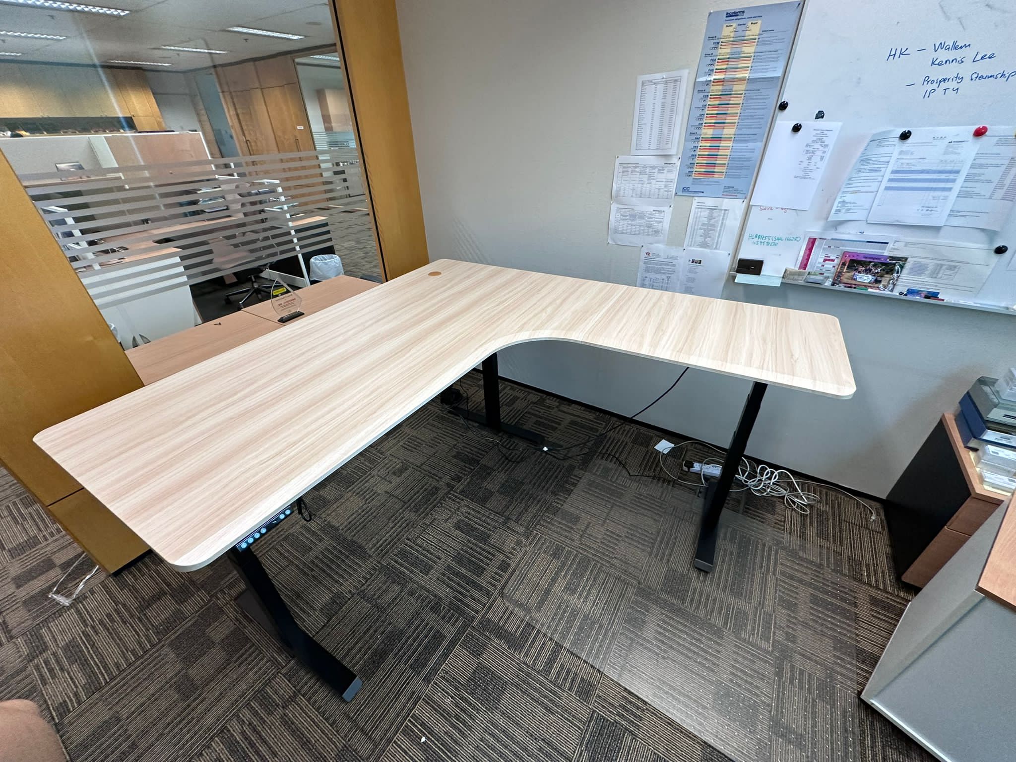 stand tables, L-Desk 2